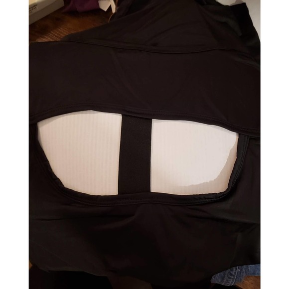 NWT - Material Girl Active Top - Screenprinted LOVE - back cutouts - Size 3X - Picture 5 of 8